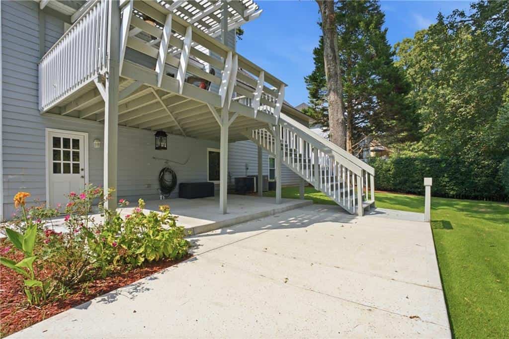 Listing photo 6