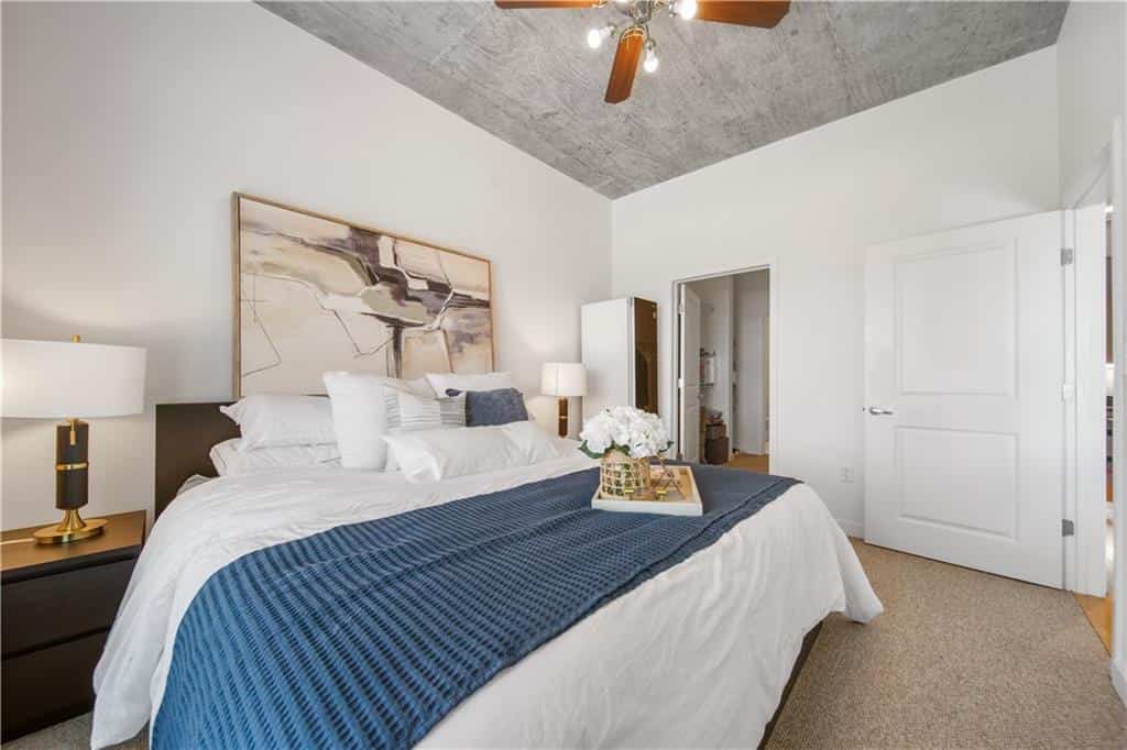 Listing photo 6