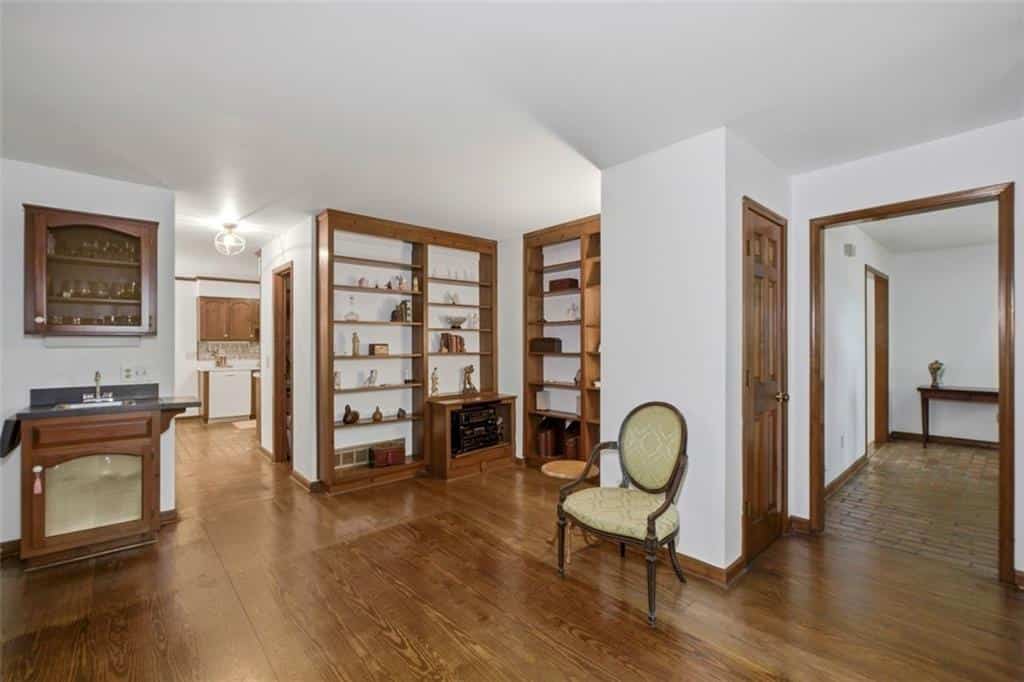 Listing photo 6