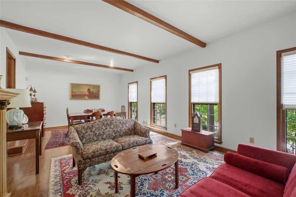 Listing photo 3