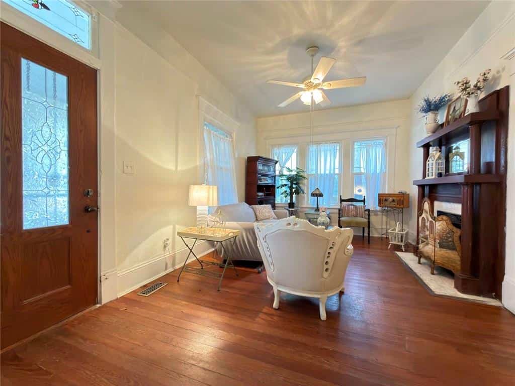 Listing photo 3