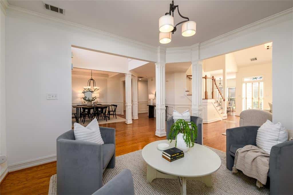 Listing photo 6