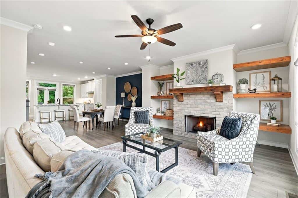 Listing photo 6