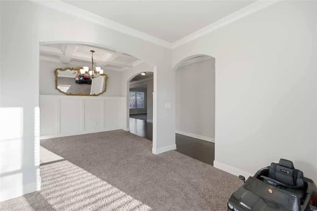 Listing photo 6