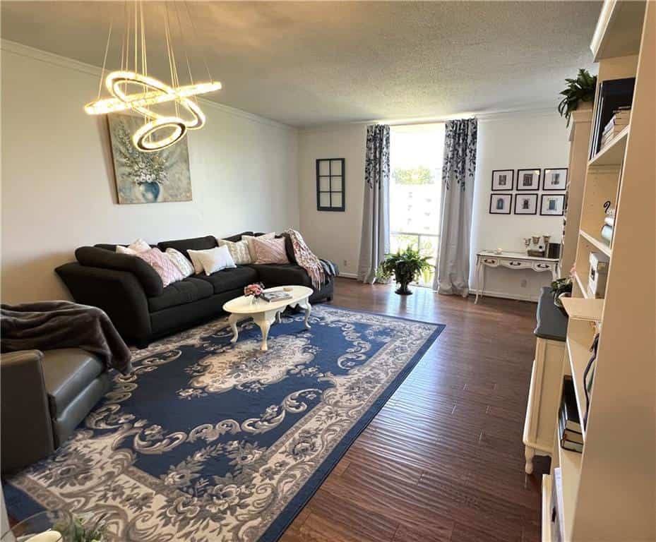 Listing photo 6