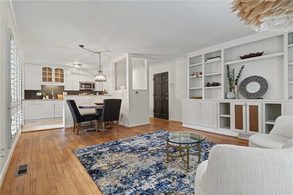 Listing photo 3