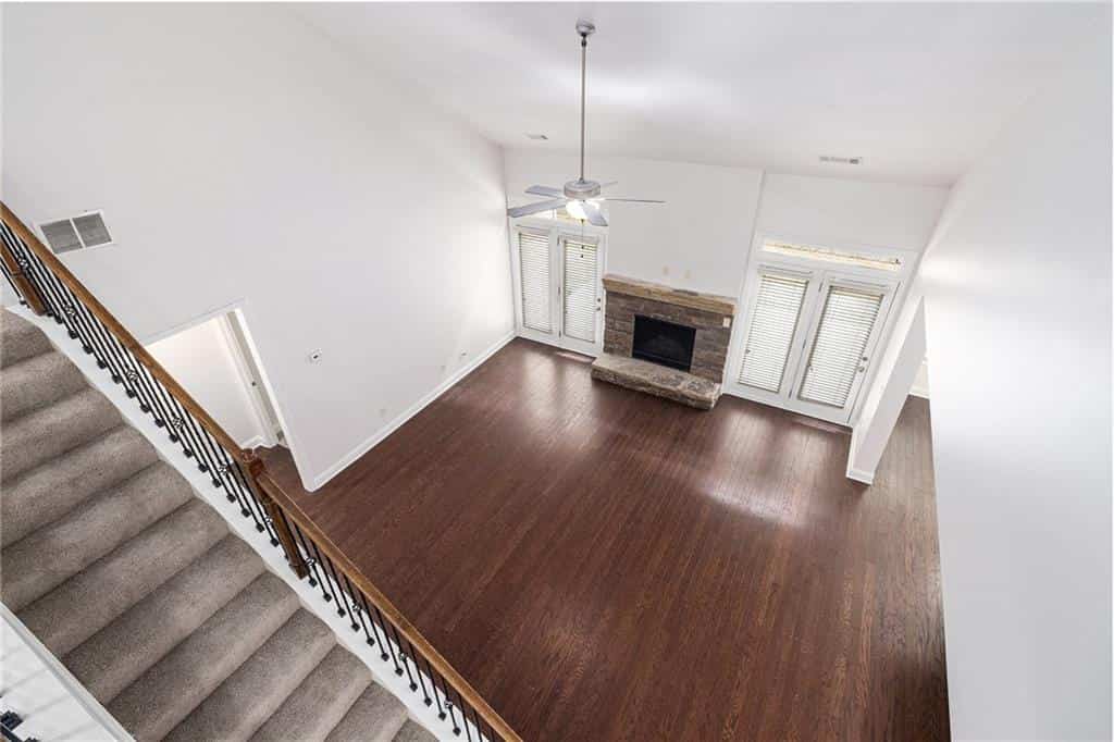 Listing photo 6
