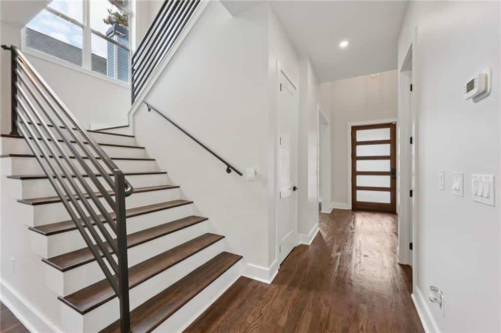 Listing photo 6