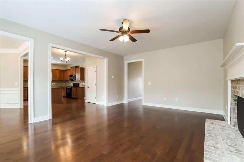Listing photo 6