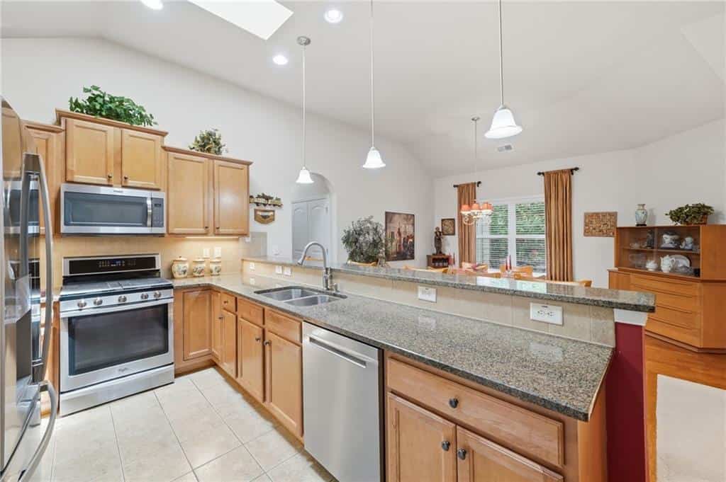 Listing photo 6