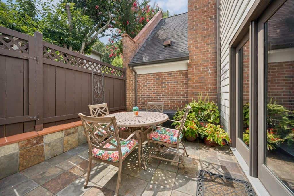 Listing photo 6