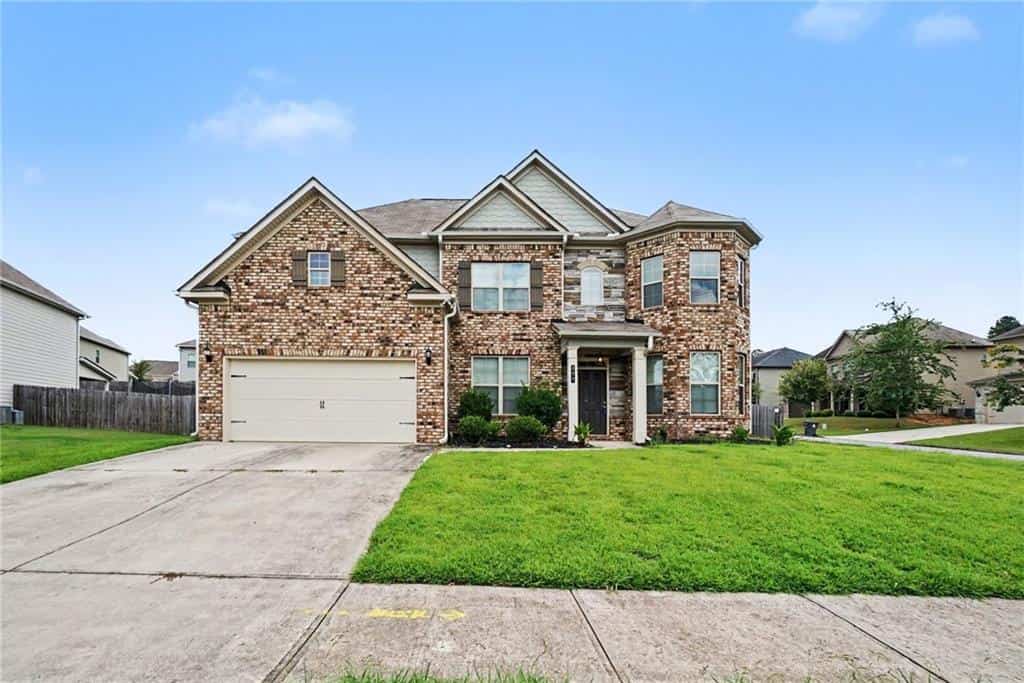 Listing photo 2