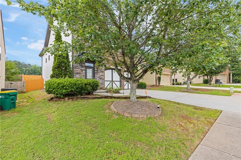 Listing photo 3