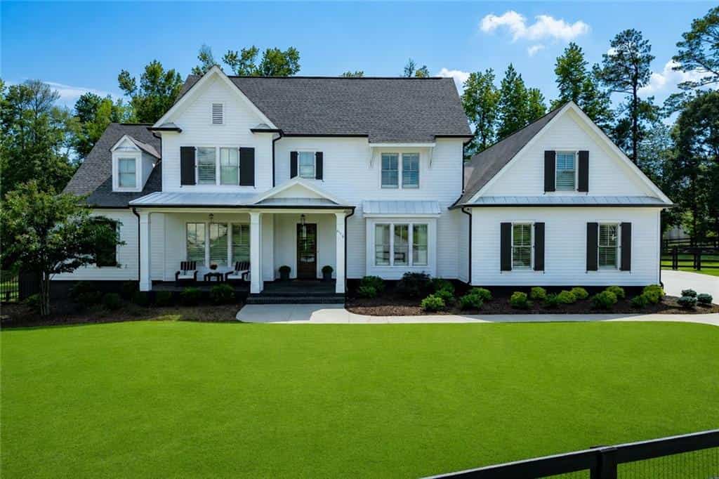 678 Bit O'Luck Drive, Suwanee, GA 30024
