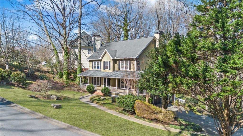 Listing photo 2