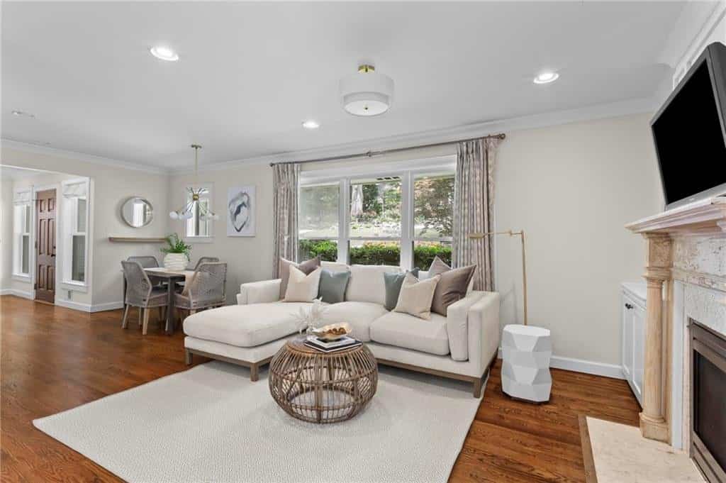 Listing photo 6