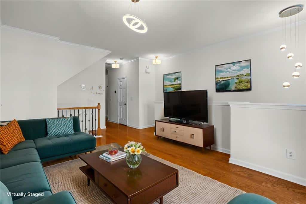 Listing photo 6