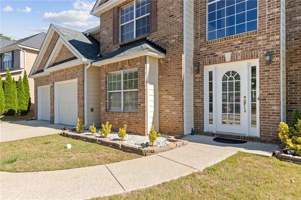 Listing photo 3