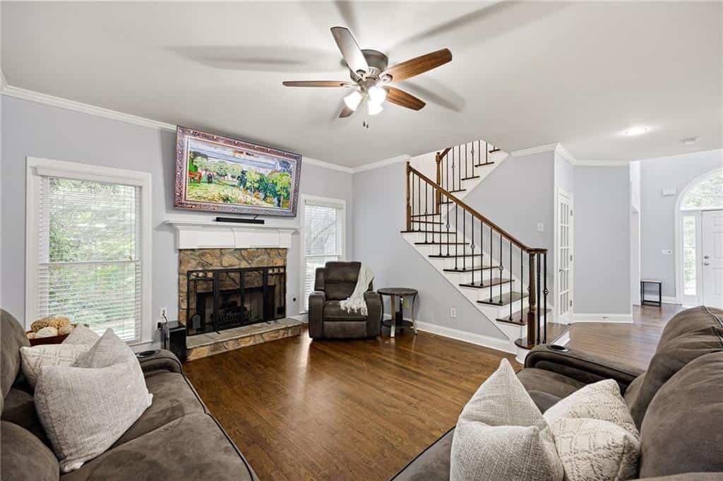 Listing photo 3