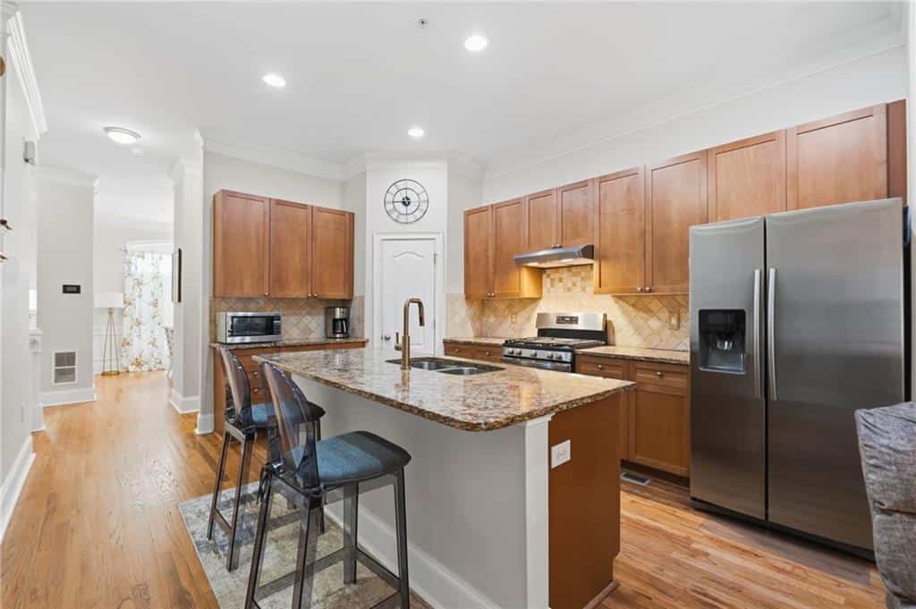 Listing photo 6