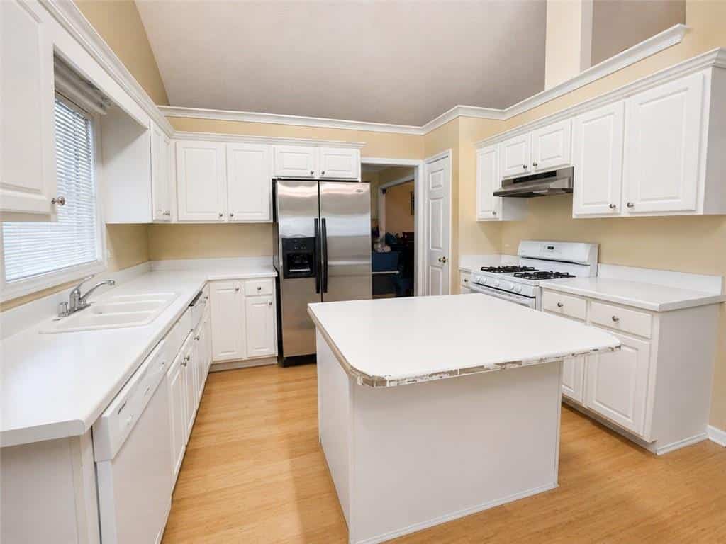 Listing photo 6