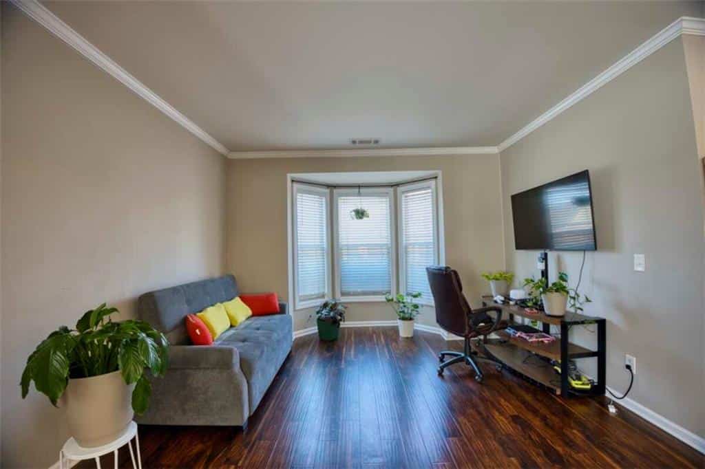 Listing photo 6