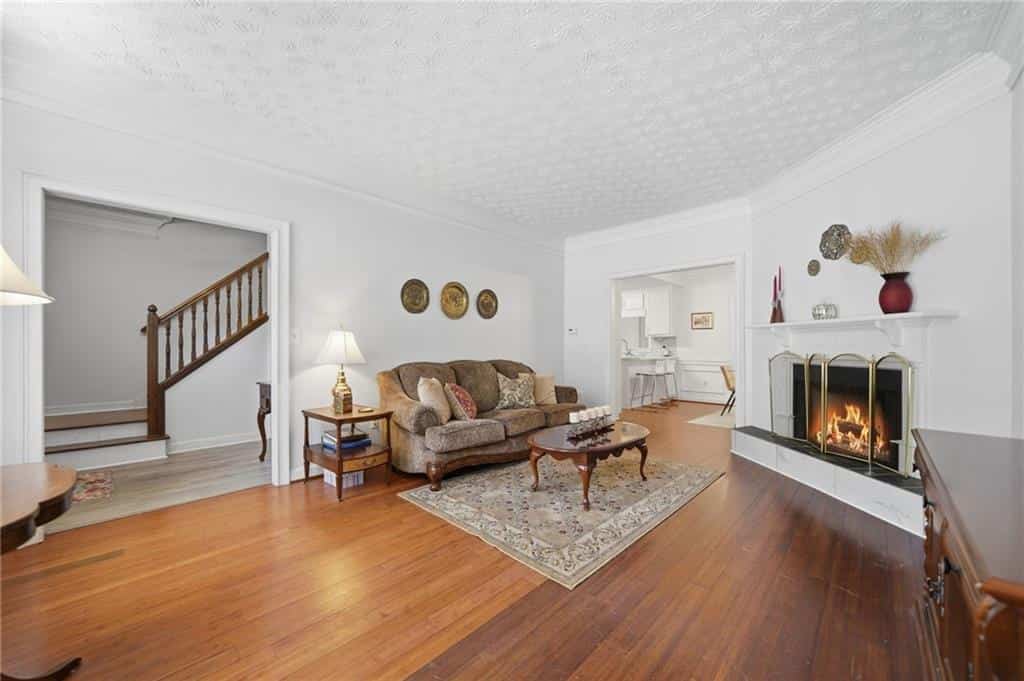 Listing photo 6