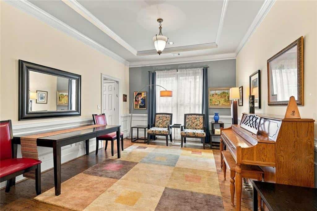 Listing photo 6