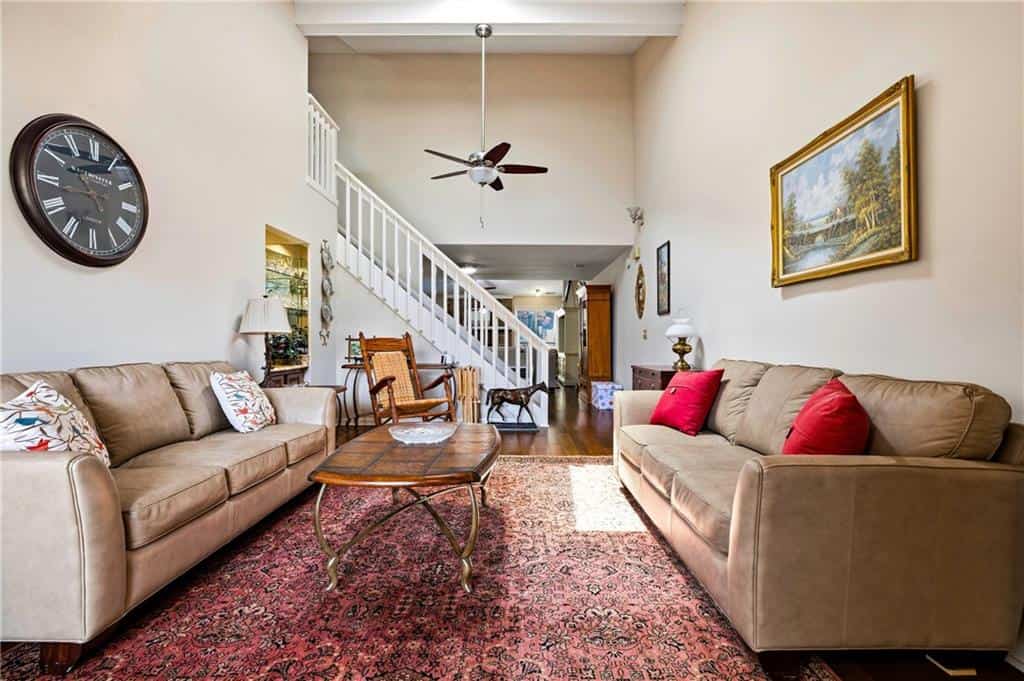 Listing photo 6