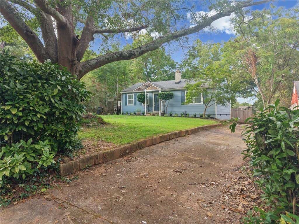 Listing photo 3