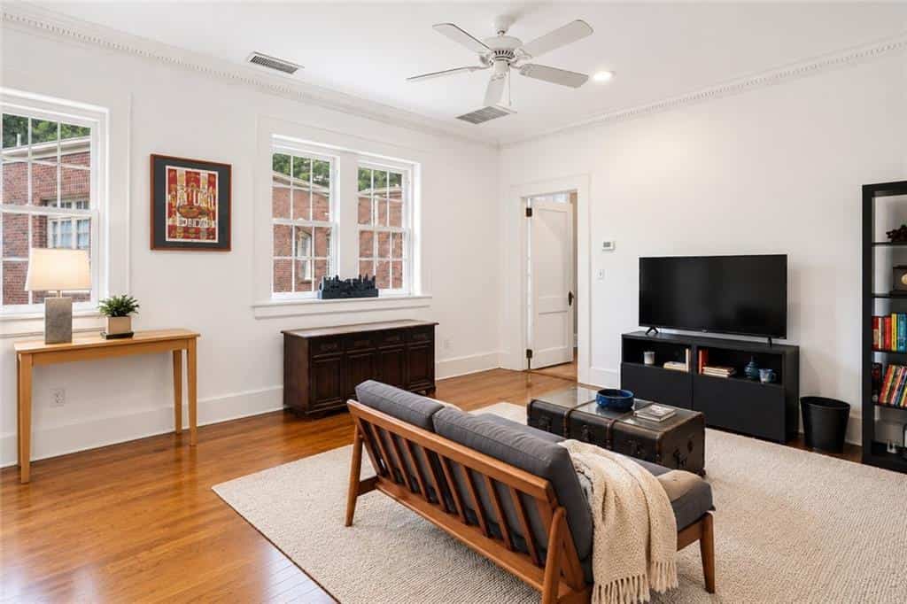 Listing photo 6