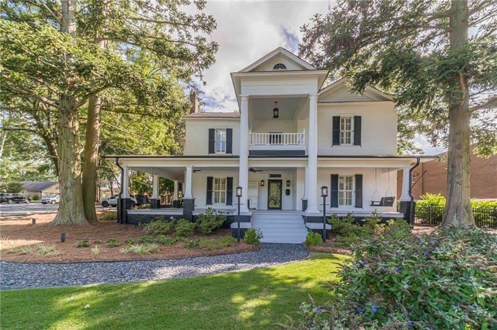 2037 Grayson Highway, Grayson, GA 30017