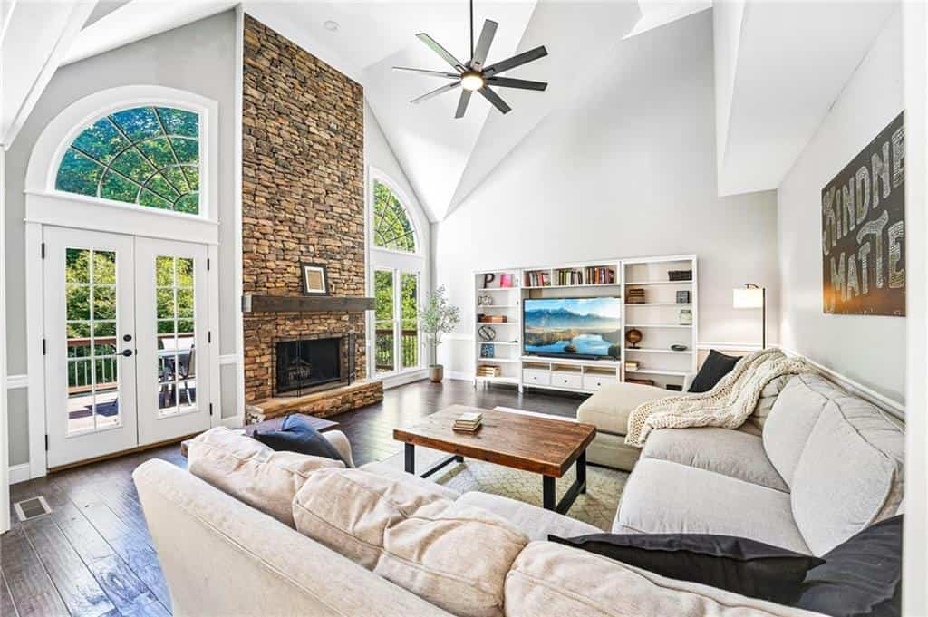 Listing photo 6