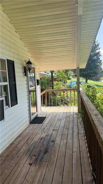 Listing photo 6