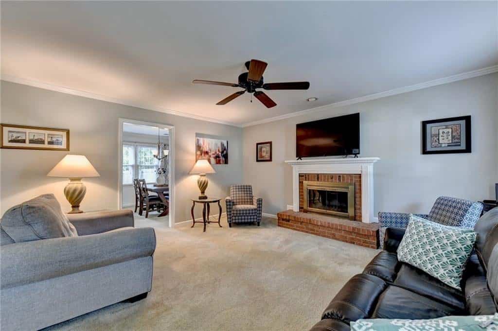 Listing photo 3