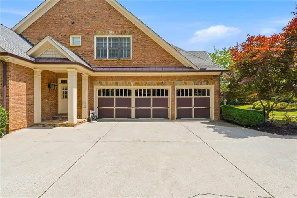 Listing photo 6
