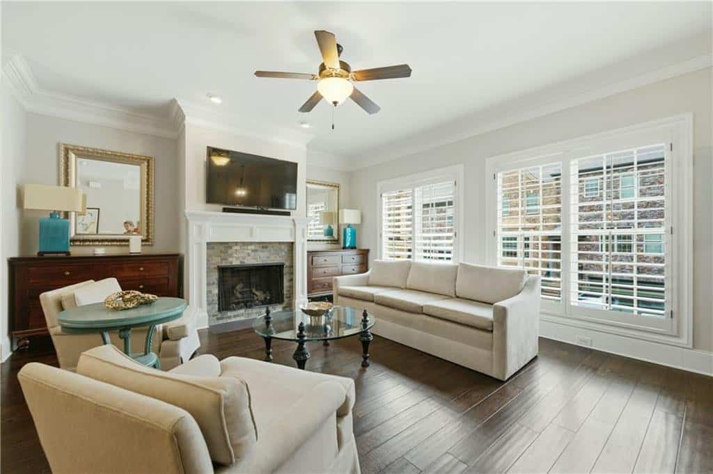 Listing photo 6