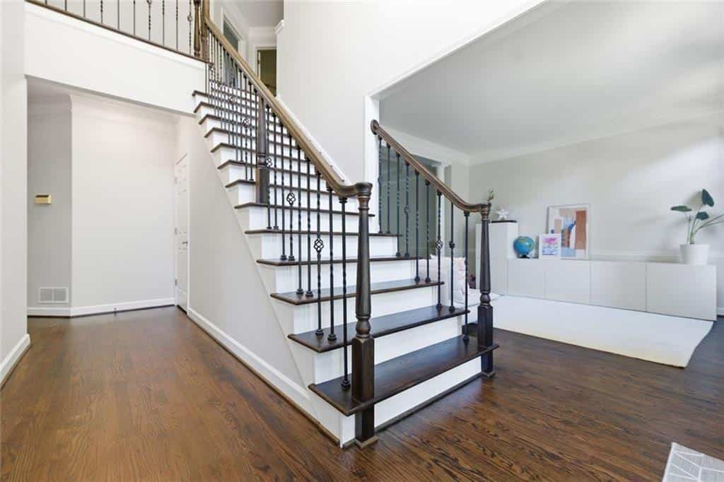 Listing photo 6