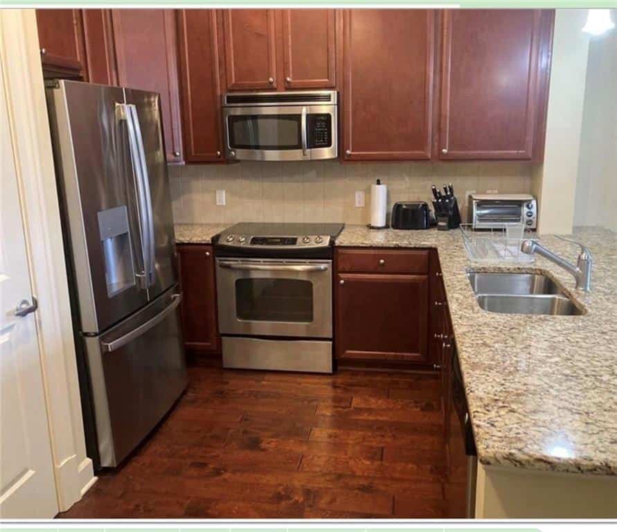 Listing photo 6