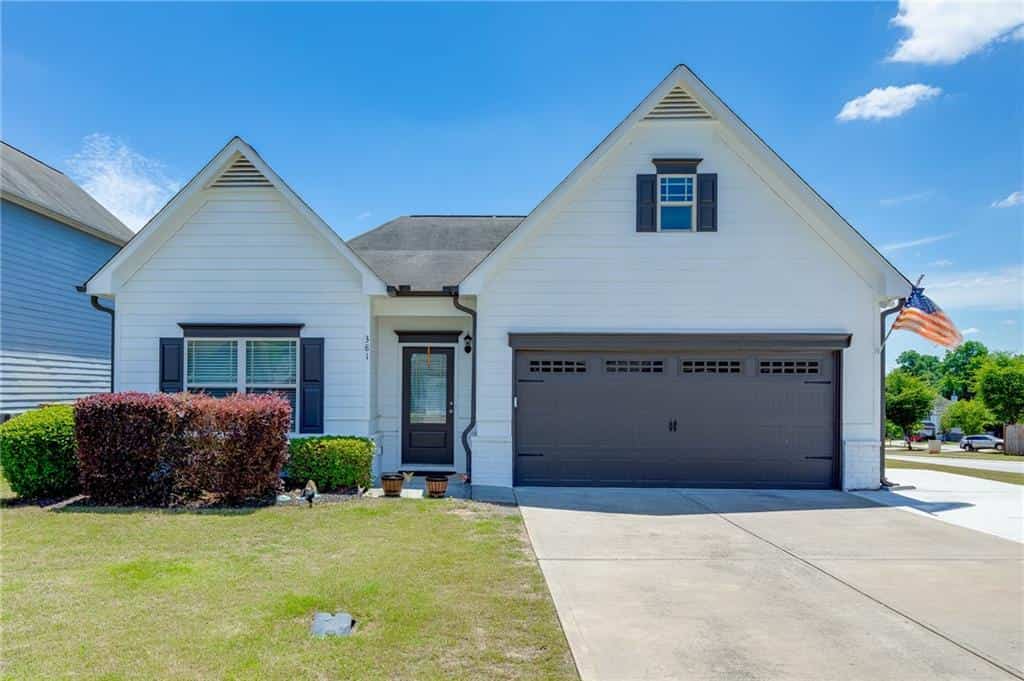 381 Eagles Bluff Way, Hoschton, GA 30548
