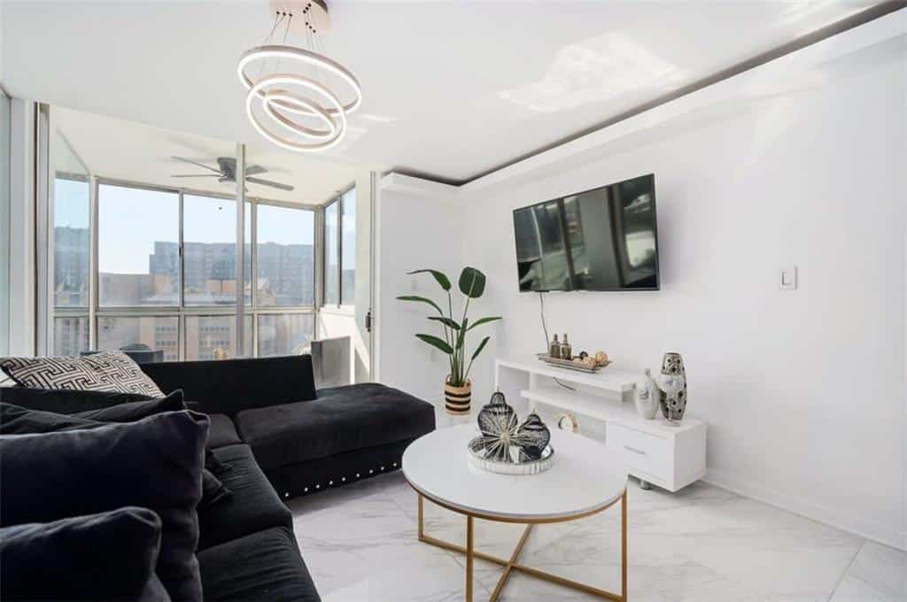 Listing photo 6