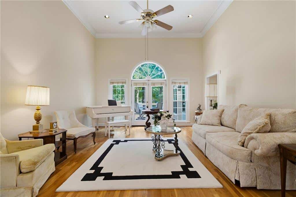 Listing photo 6