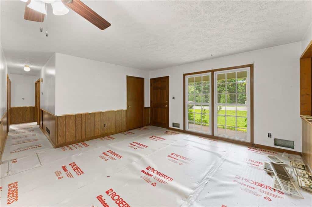 Listing photo 6