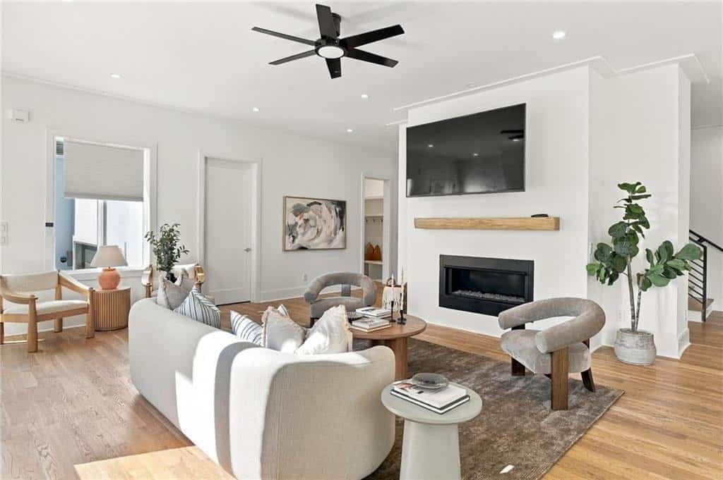 Listing photo 6