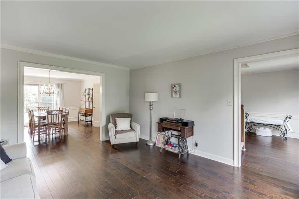 Listing photo 6