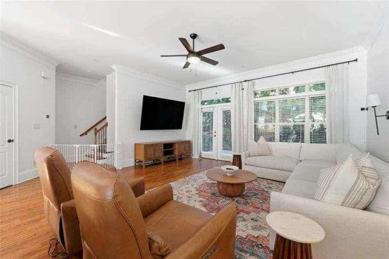 Listing photo 6