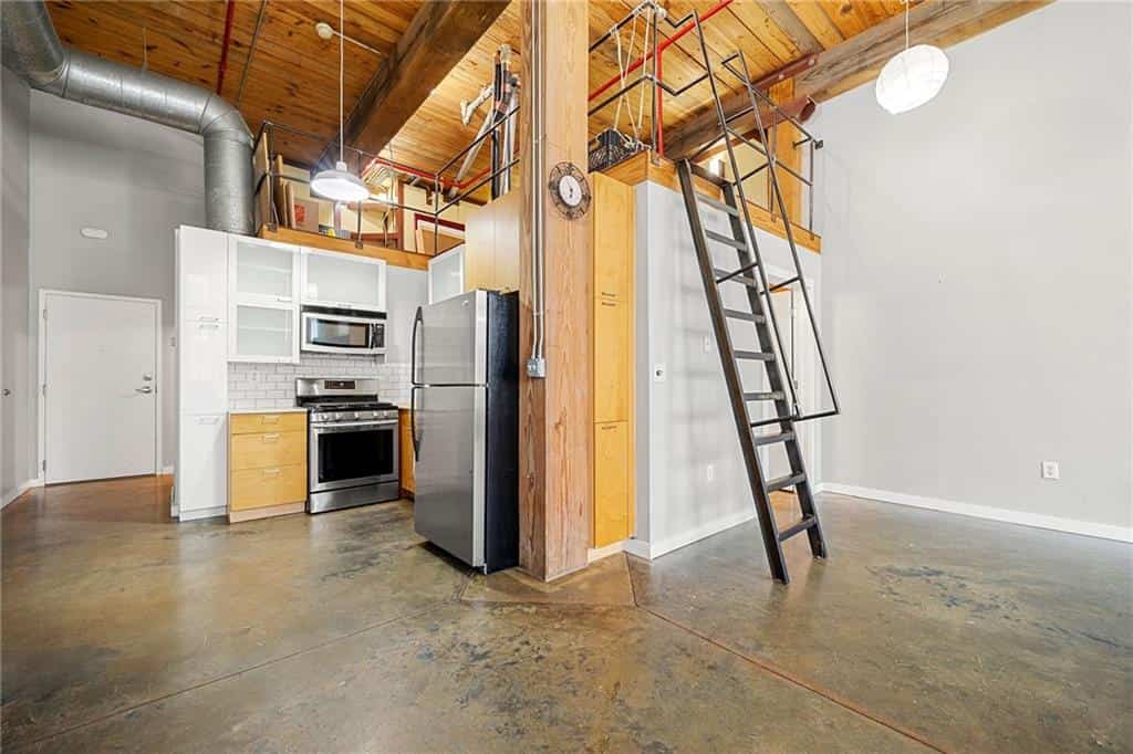 Listing photo 6