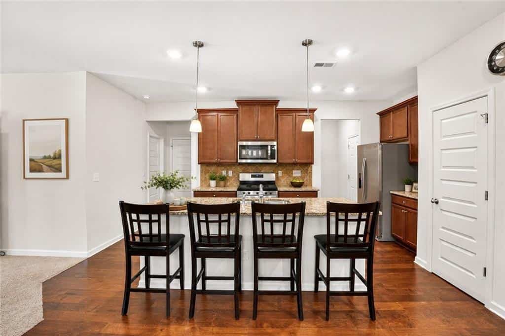Listing photo 6