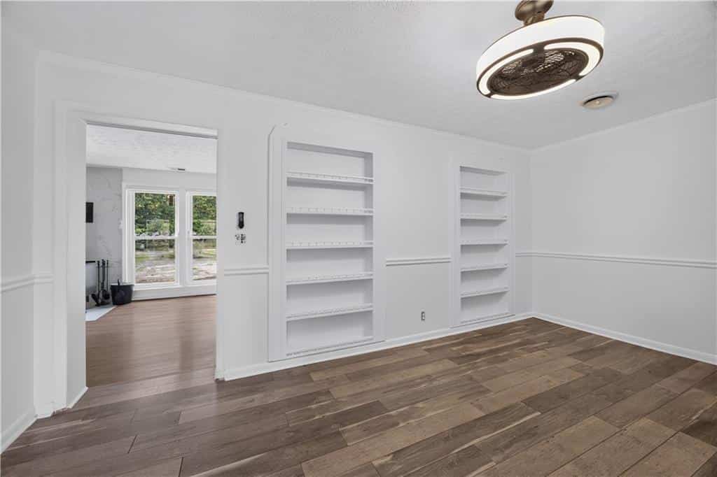 Listing photo 6