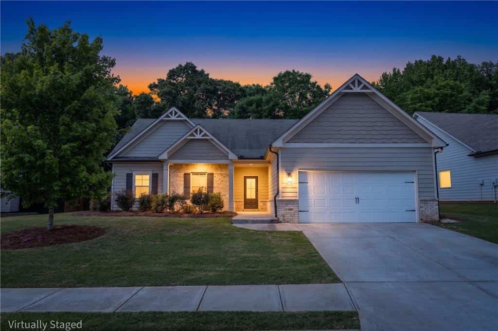 500 Brighton Park Circle, Hoschton, GA 30548